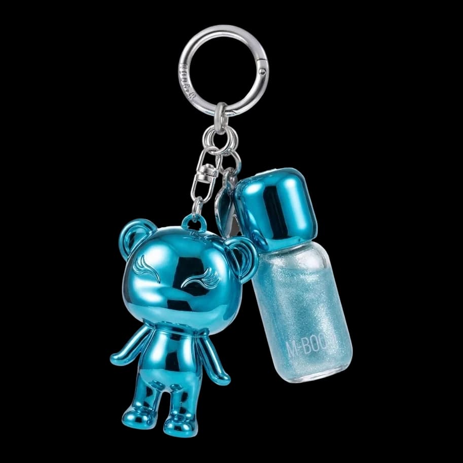 Pode vir: Mboomie azul cromado com o gloss LipFreeze Shine no chaveiro